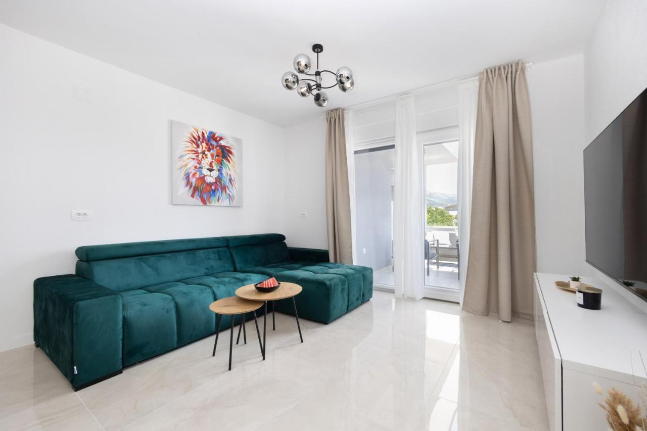 Bonaca Apartments With Terrace And Private Parking Kaštela 외부 사진