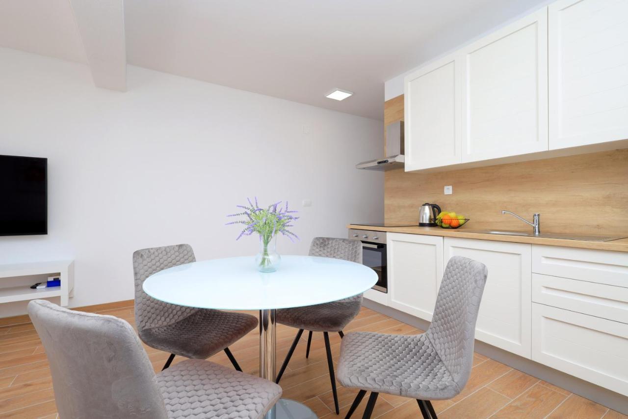 Bonaca Apartments With Terrace And Private Parking Kaštela 외부 사진