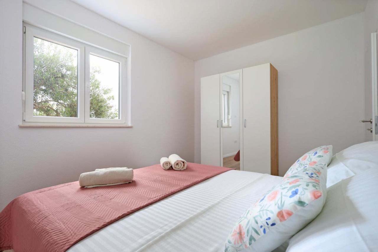 Bonaca Apartments With Terrace And Private Parking Kaštela 외부 사진