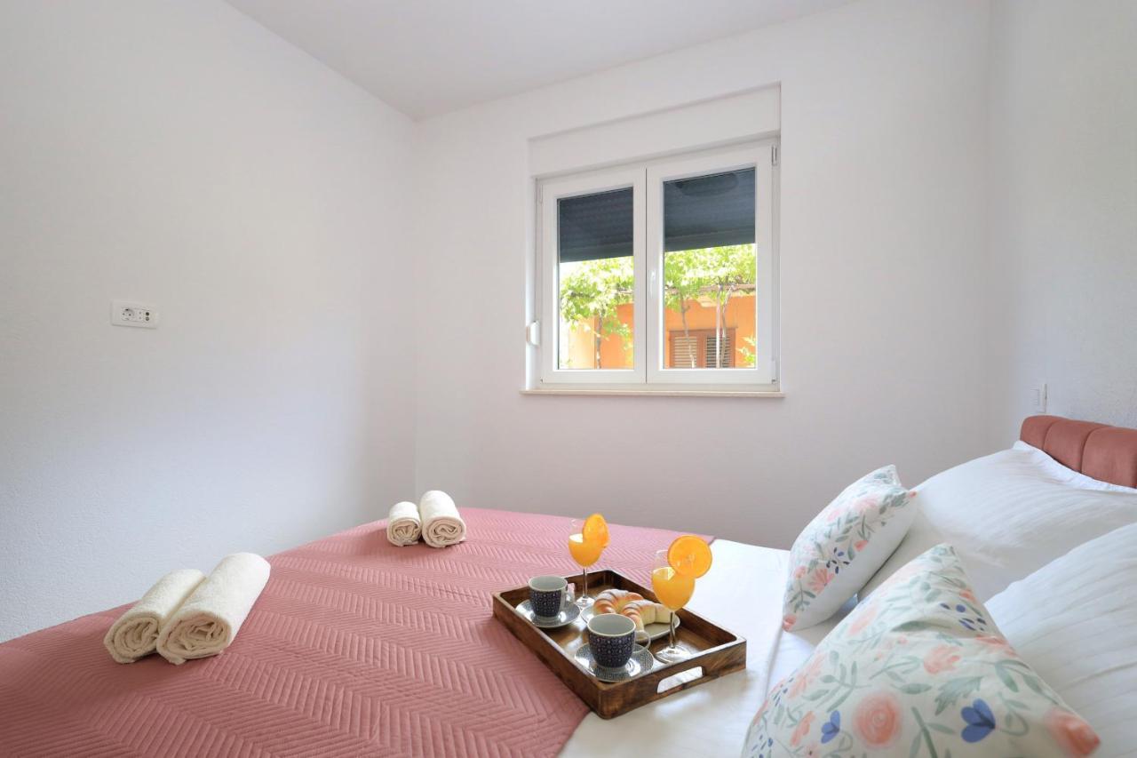 Bonaca Apartments With Terrace And Private Parking Kaštela 외부 사진
