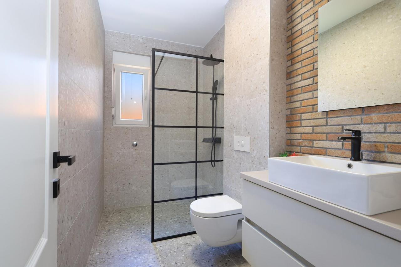 Bonaca Apartments With Terrace And Private Parking Kaštela 외부 사진