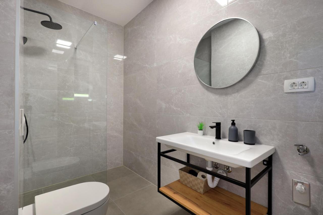 Bonaca Apartments With Terrace And Private Parking Kaštela 외부 사진